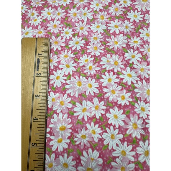 Half Yard Fabric Traditions N.T.T. Daisy Print Cotton Fabric - Picture 2 of 5